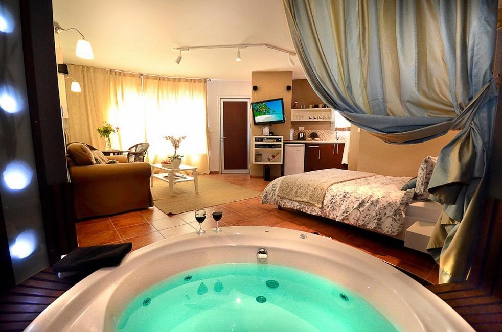 Hufsha Berama Villa Had Nes Bagian luar foto