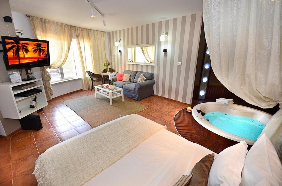 Hufsha Berama Villa Had Nes Bagian luar foto