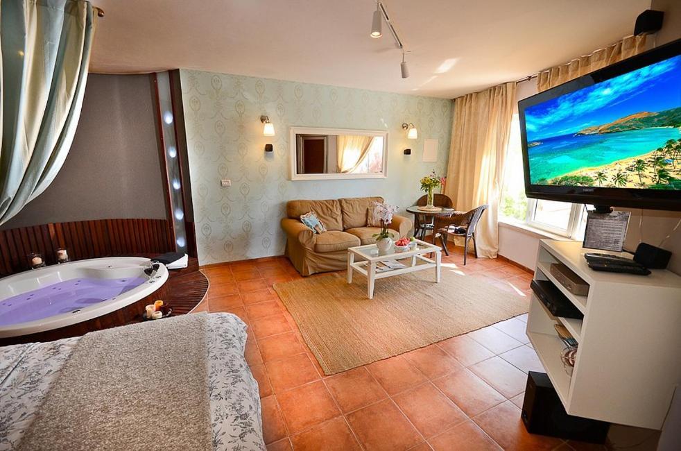 Hufsha Berama Villa Had Nes Bagian luar foto